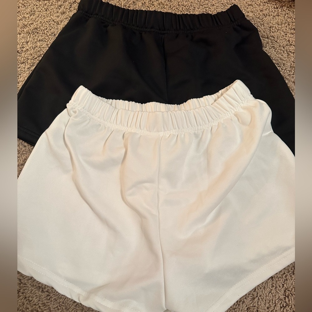 comfy shorts (black and white)